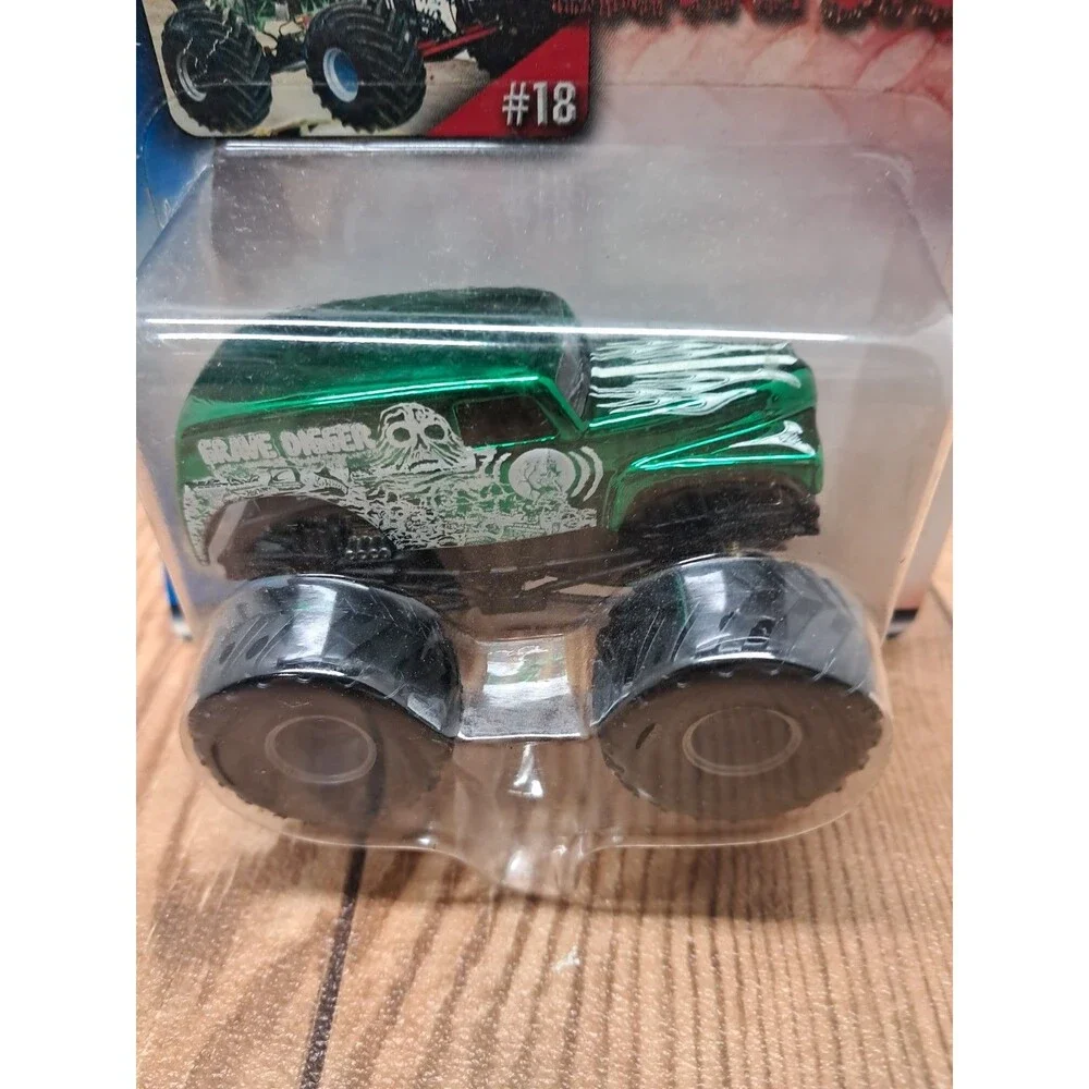 Monster Jam Grave Digger #1 2002 Hot Wheels Metal Collection 1:64 New READ